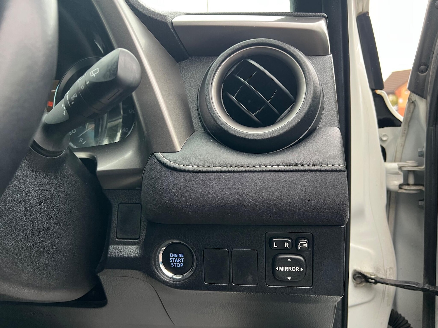 Used Toyota RAV4 2016 for sale - 77166419: Photo 28