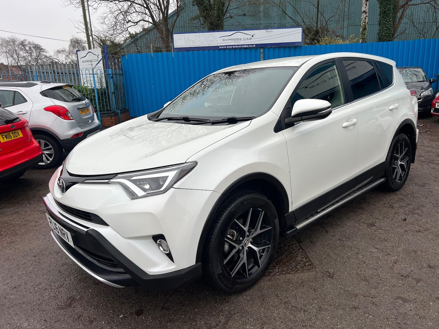 Used Toyota RAV4 2016 for sale - 77166419: Photo 4