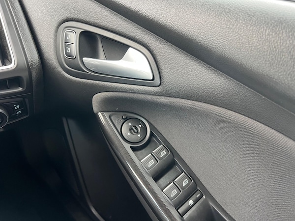 Used Ford Focus 2017 for sale - 76042387: Photo 29