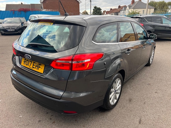 Used Ford Focus 2017 for sale - 76042387: Photo 3
