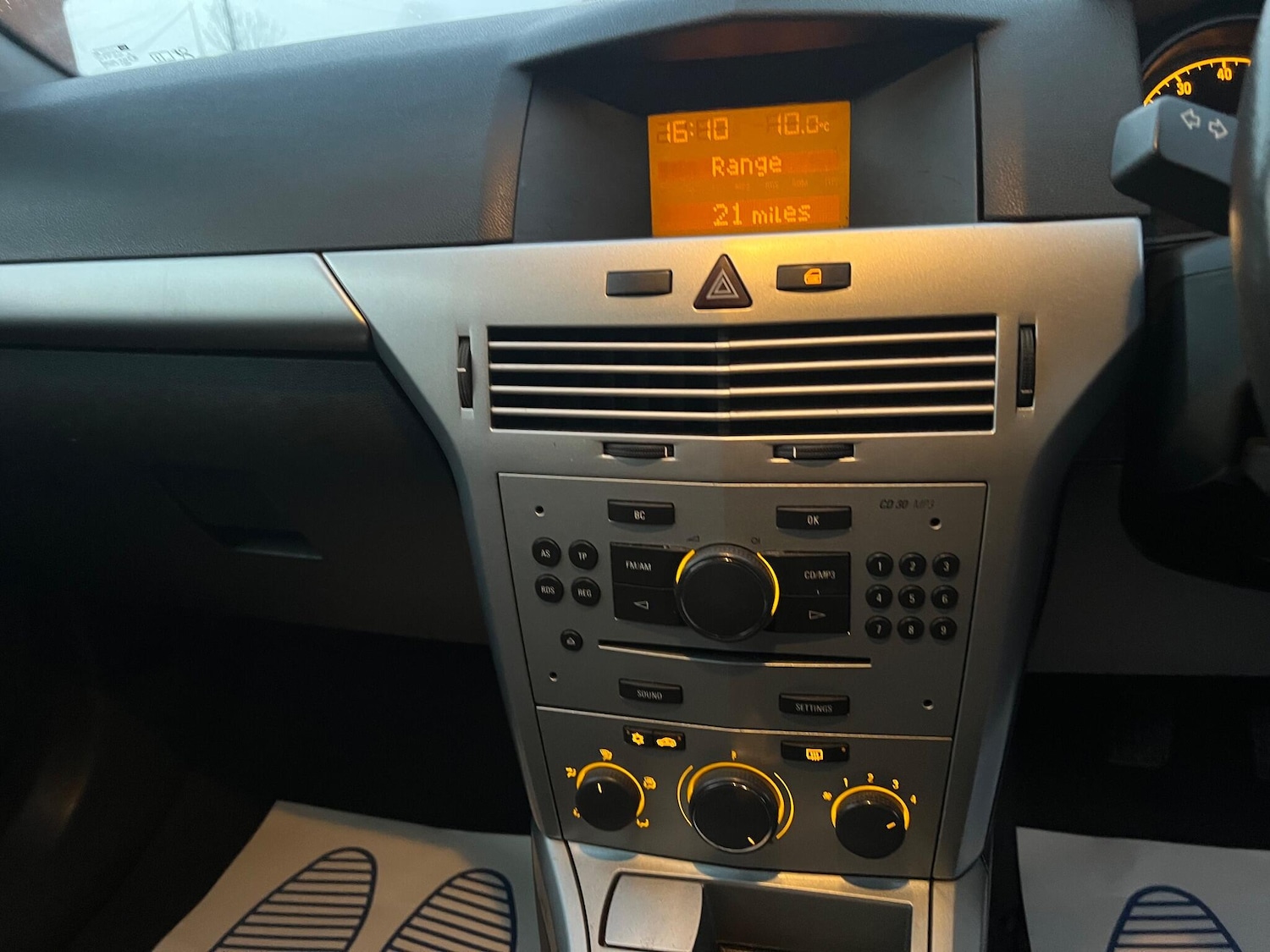 Used Vauxhall Astra 2010 for sale - 76899642: Photo 15