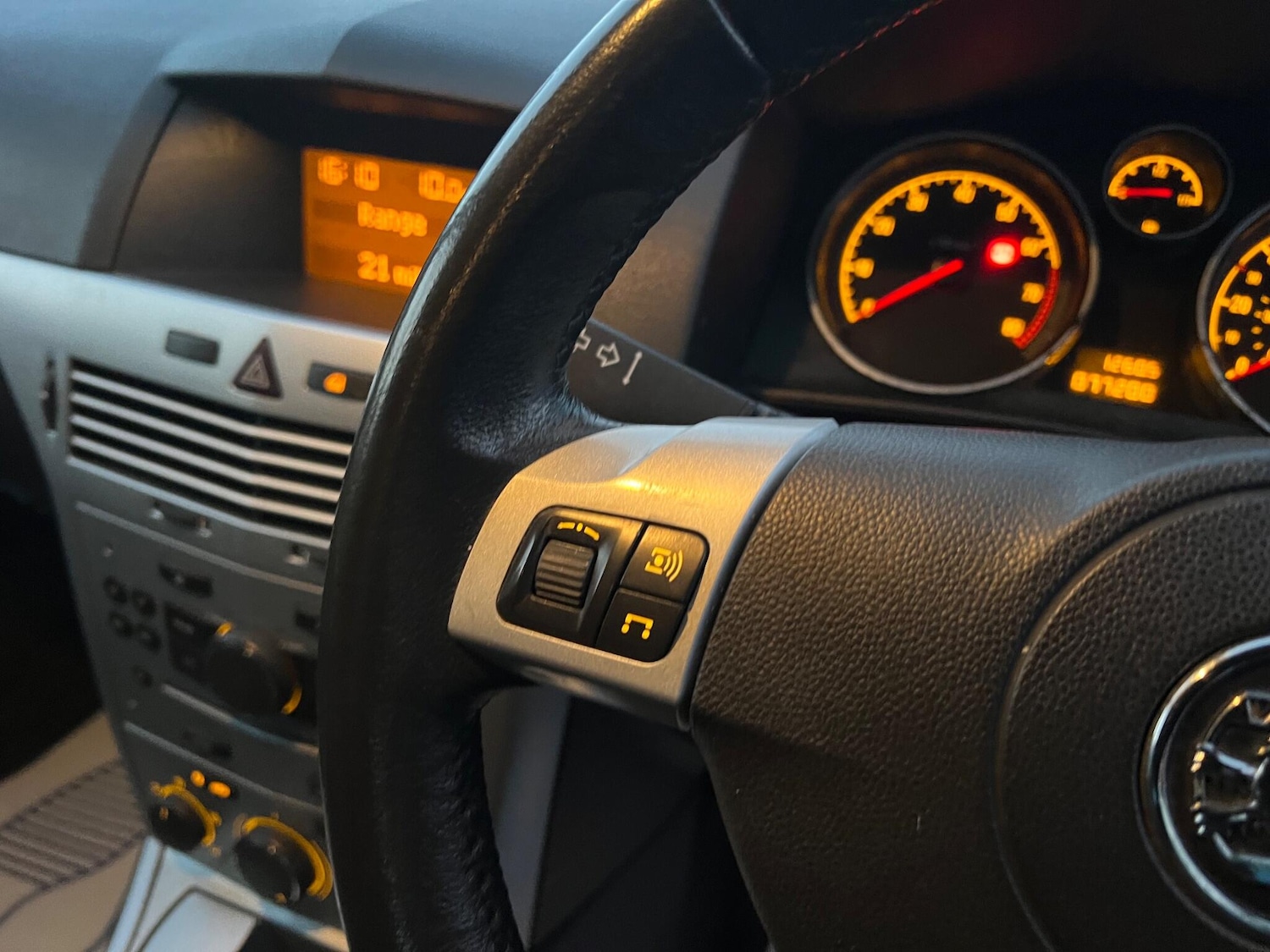 Used Vauxhall Astra 2010 for sale - 76899642: Photo 18