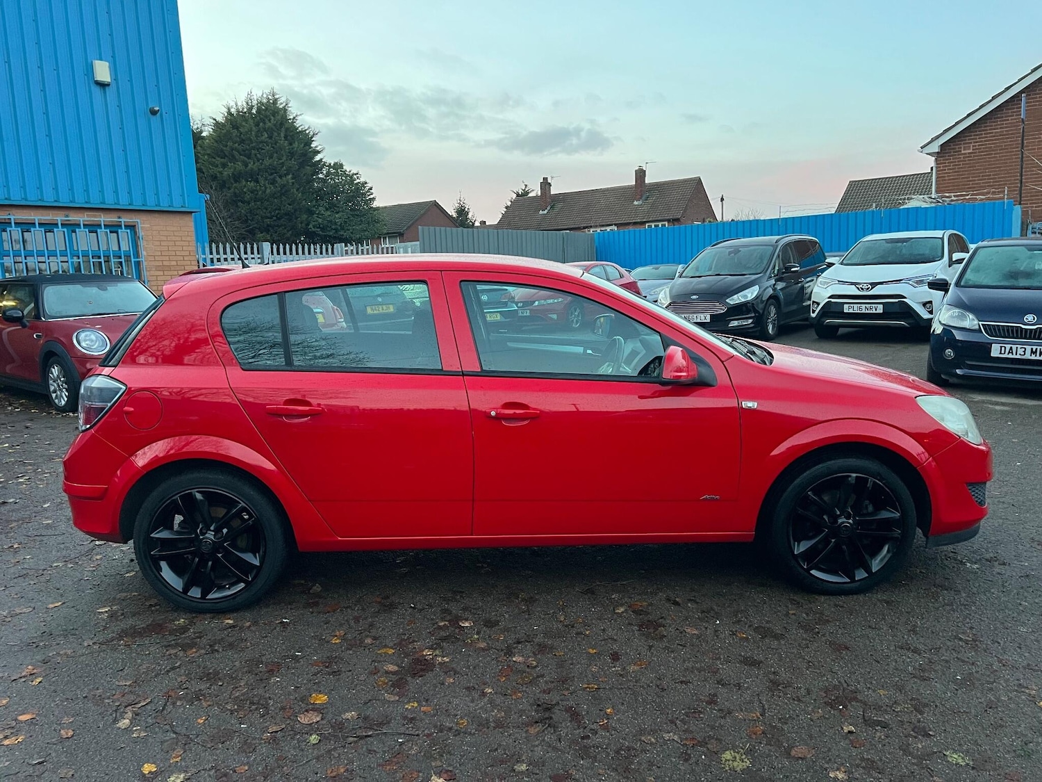 Used Vauxhall Astra 2010 for sale - 76899642: Photo 2