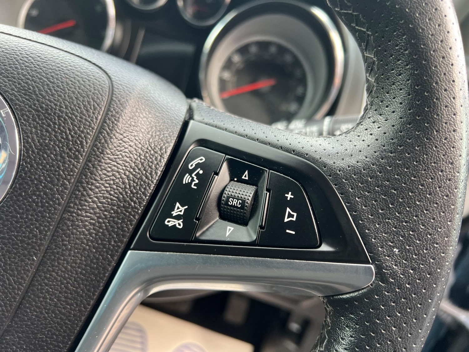 Used Vauxhall Astra for sale - 76992875: Photo 18