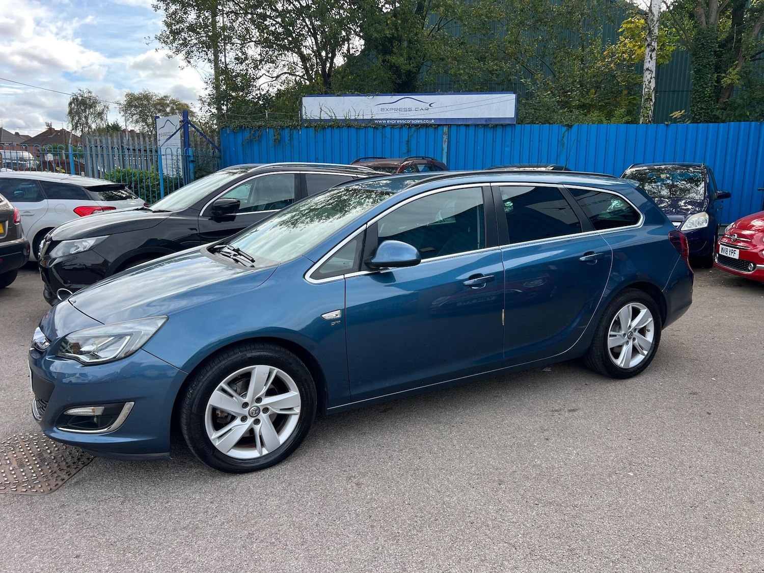 Used Vauxhall Astra for sale - 76992875: Photo 5