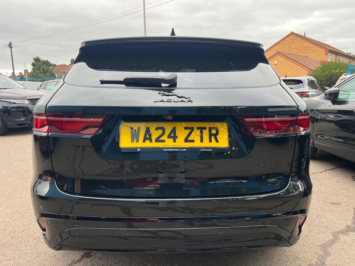 Used Jaguar F-Pace 2024 for sale - 76270050: Photo 8