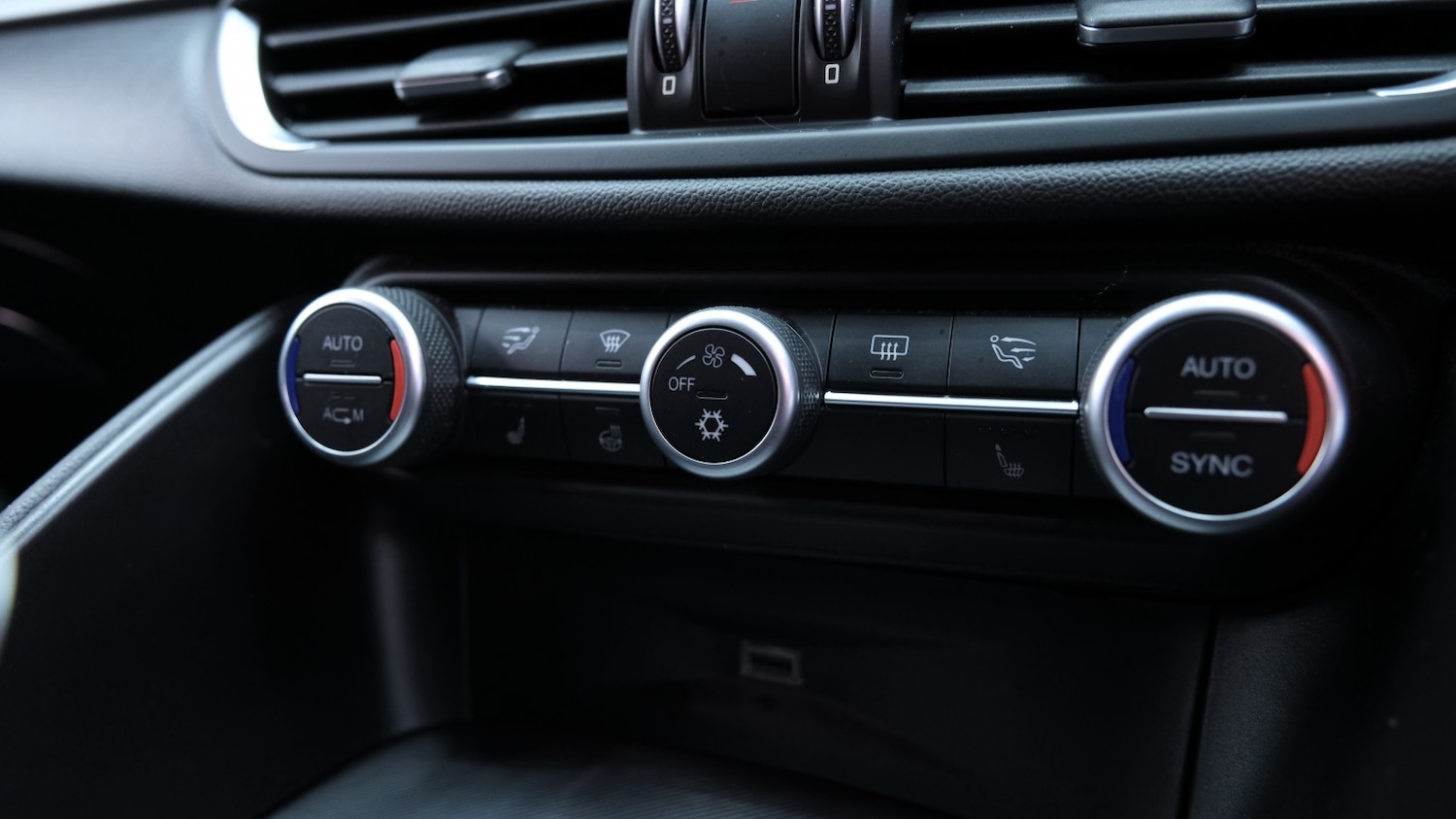 Used Alfa Romeo Giulia 2018 for sale - 77766378: Photo 70