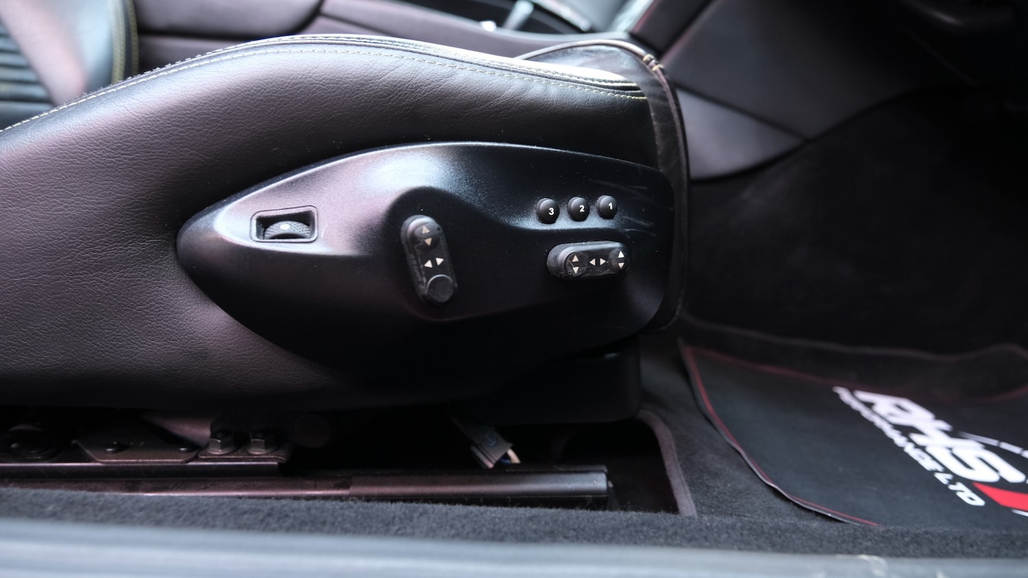 Used Maserati Granturismo 2011 for sale - 77766404: Photo 41