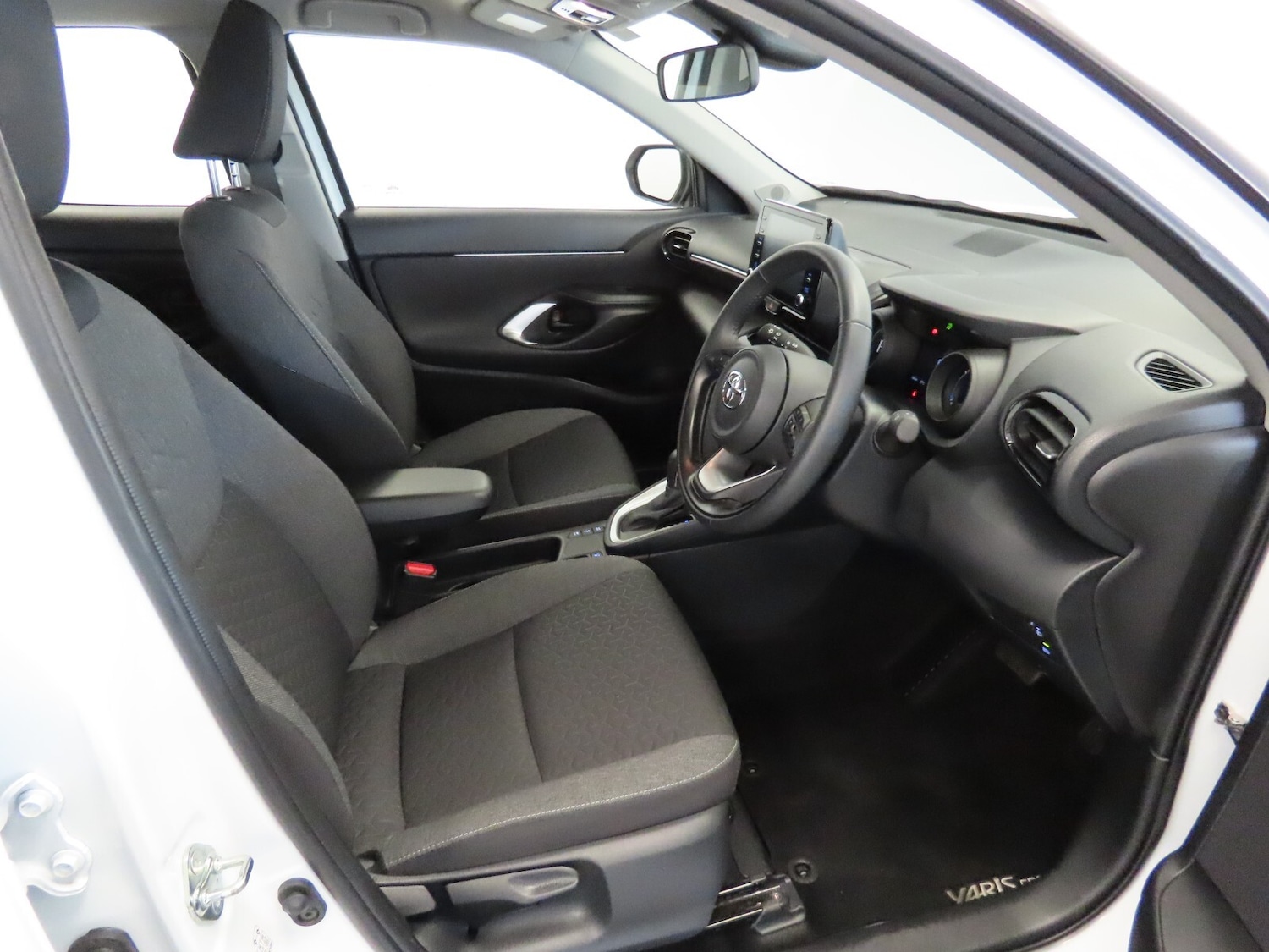 Used Toyota Yaris Cross 2023 for sale - 76276609: Photo 15