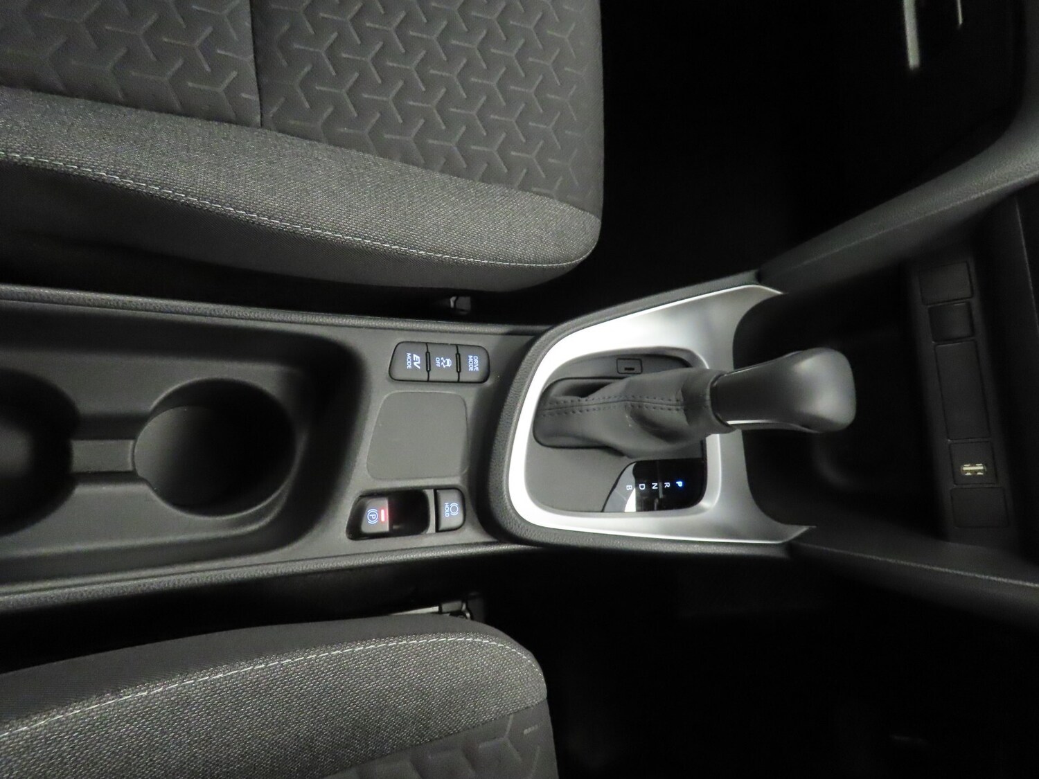 Used Toyota Yaris Cross 2023 for sale - 76276609: Photo 27