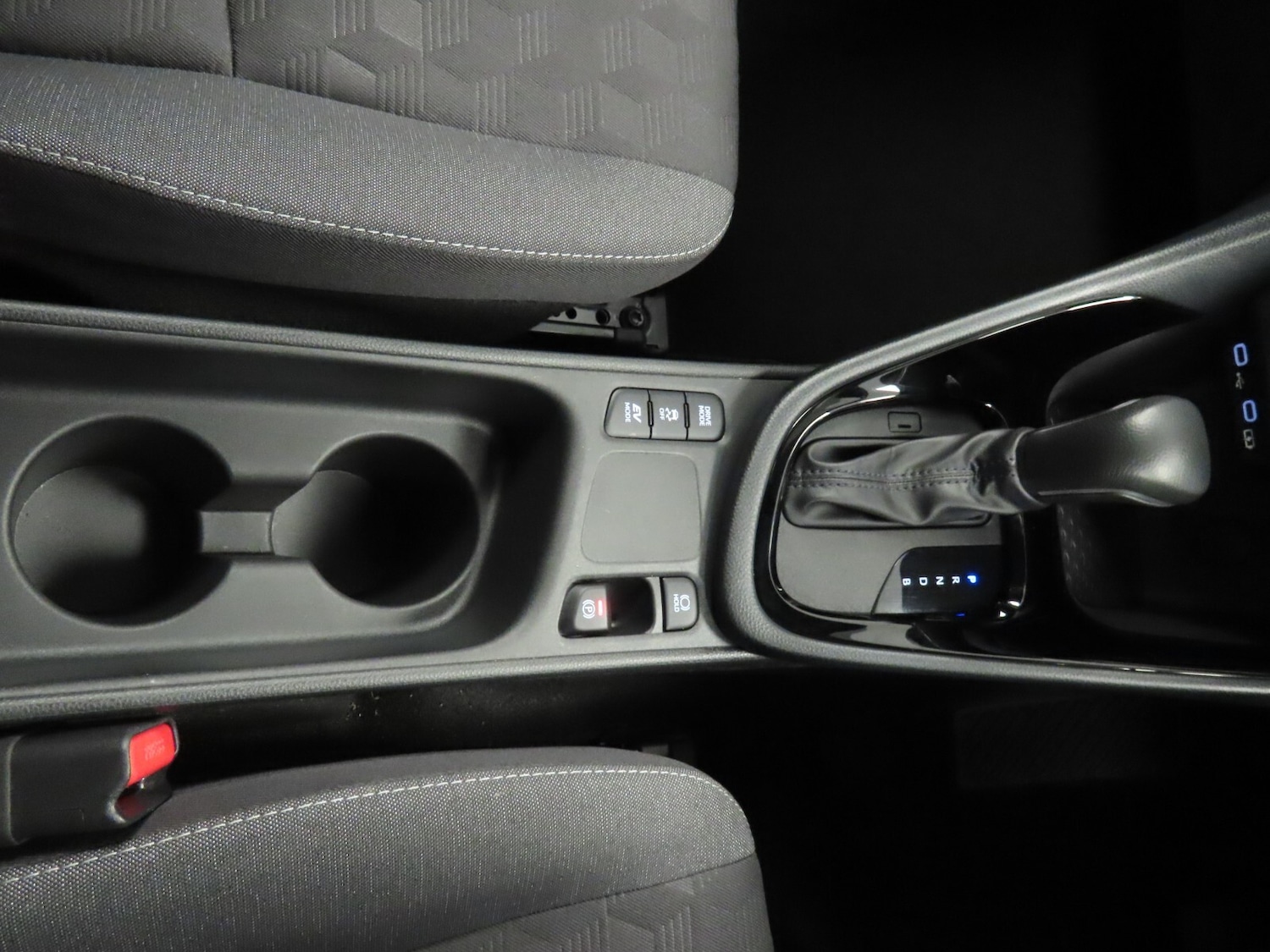 Used Toyota Yaris 2025 for sale - 76276176: Photo 27