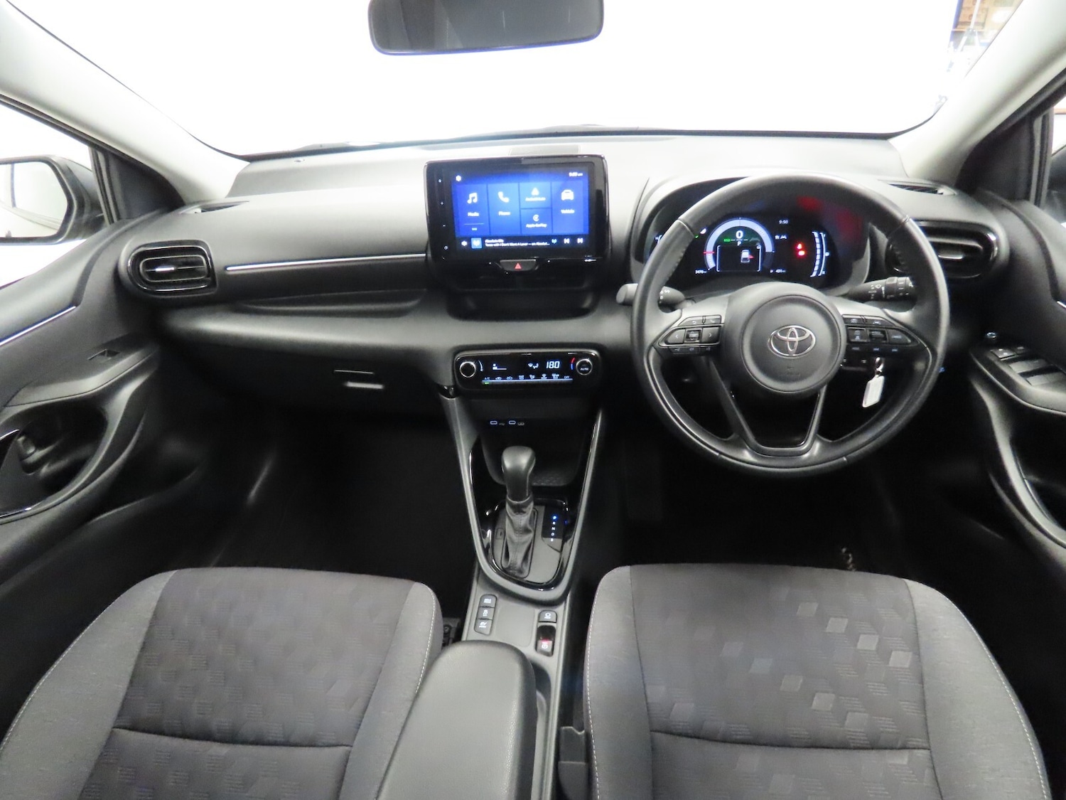 Used Toyota Yaris 2025 for sale - 76276176: Photo 30