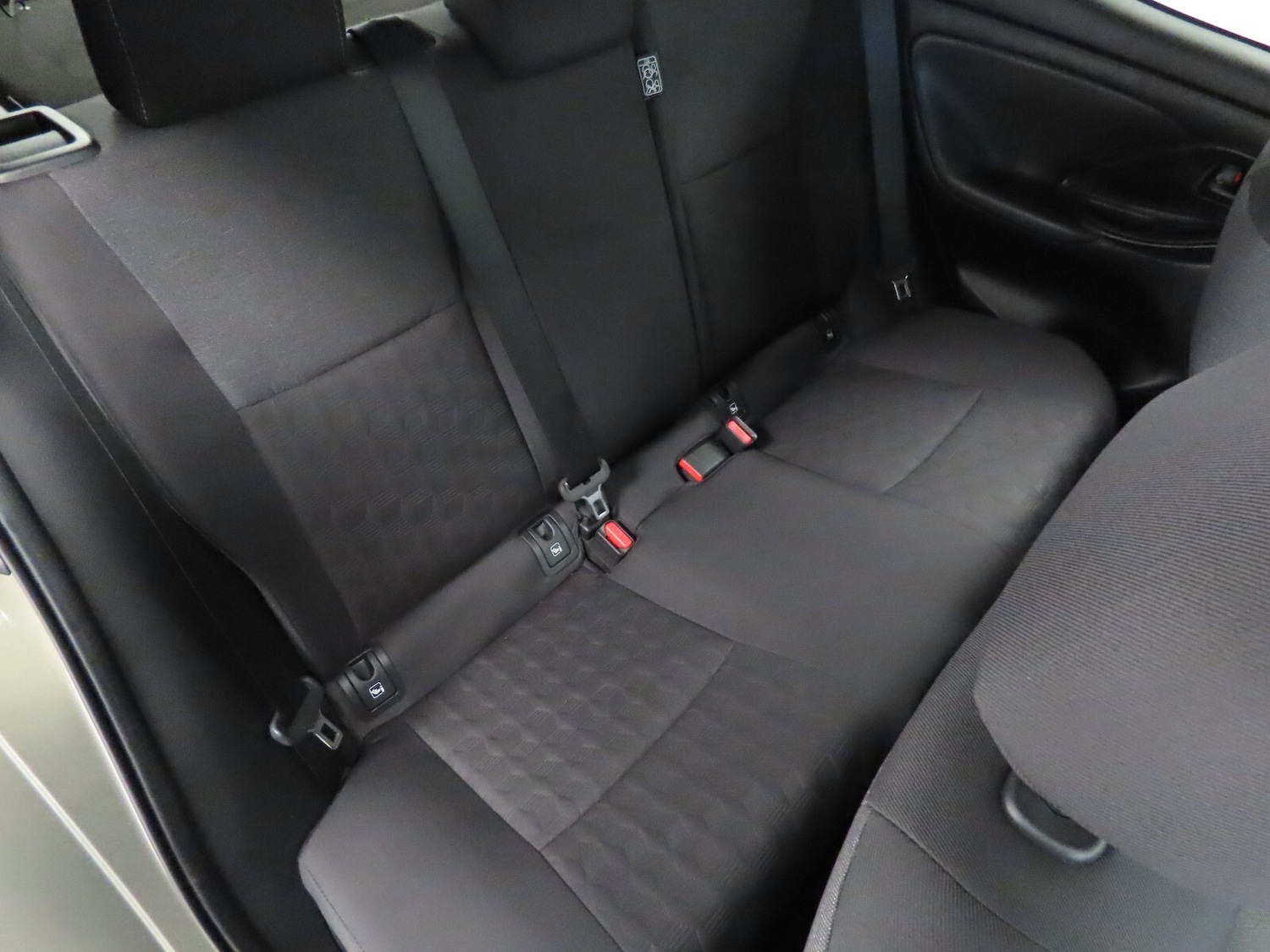 Used Toyota Yaris 2025 for sale - 76276176: Photo 32