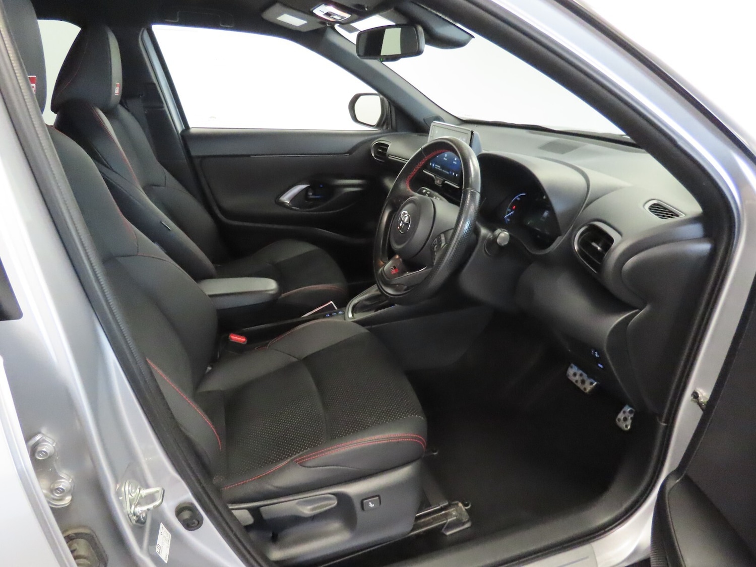 Used Toyota Yaris Cross 2023 for sale - 76276659: Photo 15