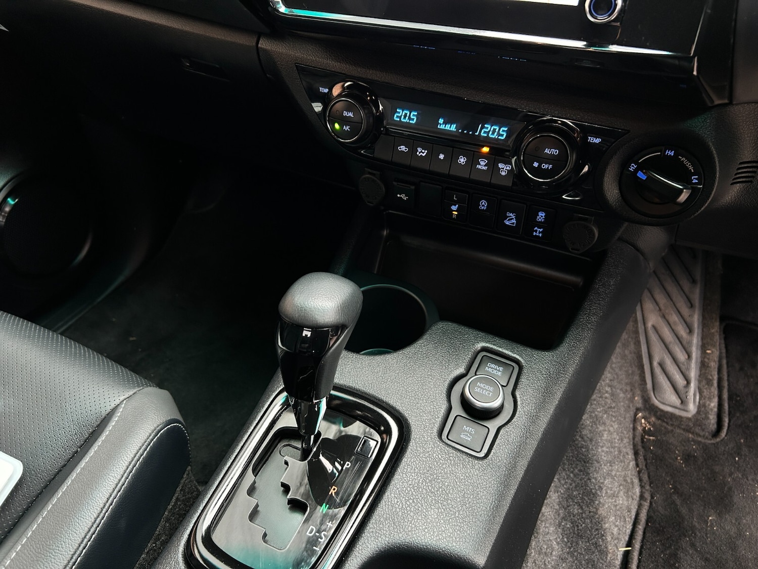 Used Toyota Hilux 2025 for sale - 77247935: Photo 37