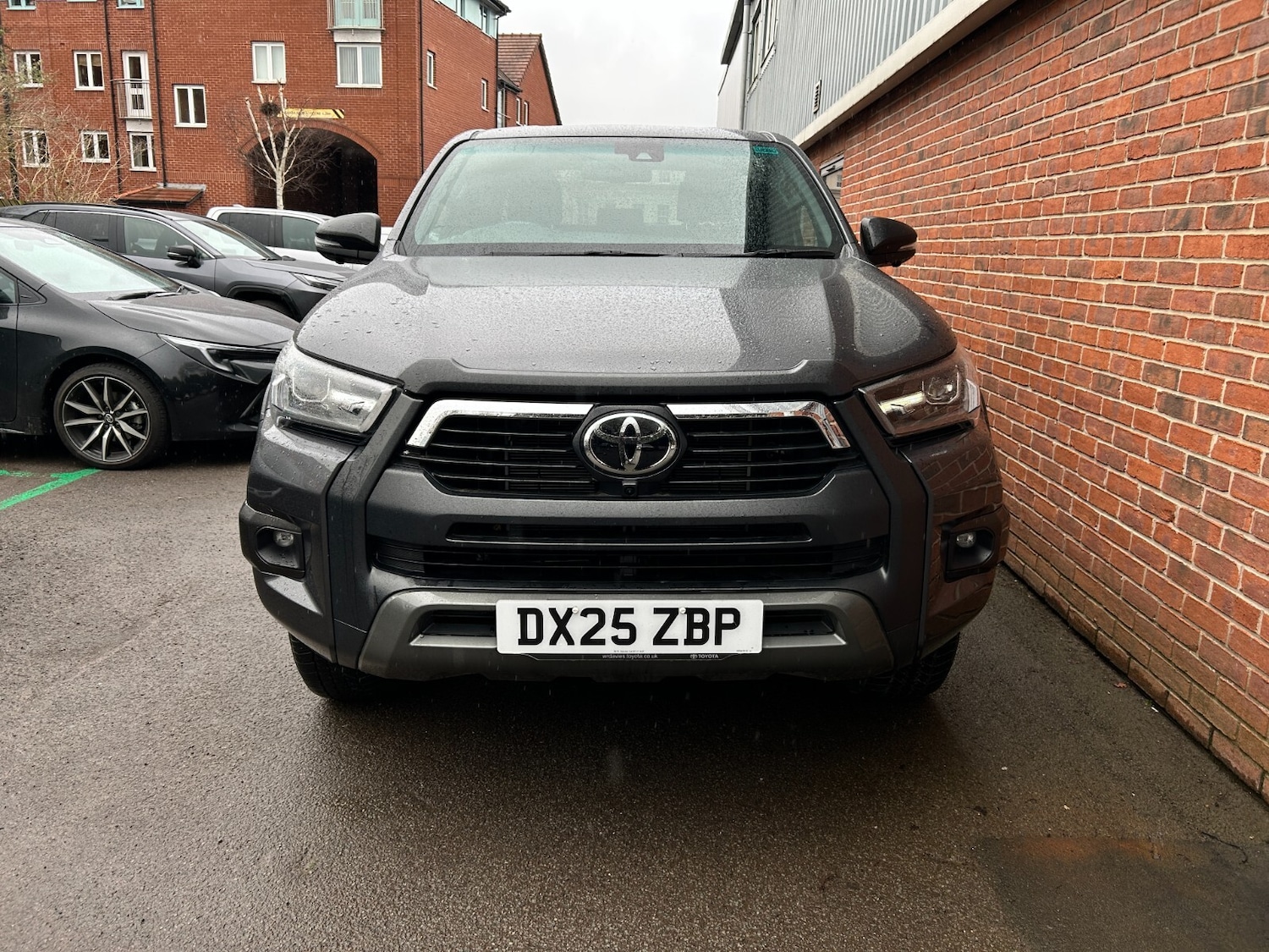 Used Toyota Hilux 2025 for sale - 77247935: Photo 4