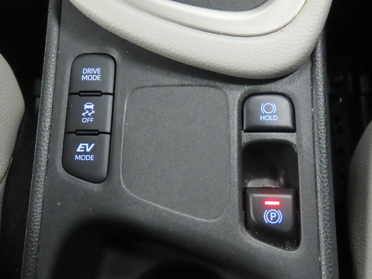 Used Toyota Yaris 2023 for sale - 77353806: Photo 27