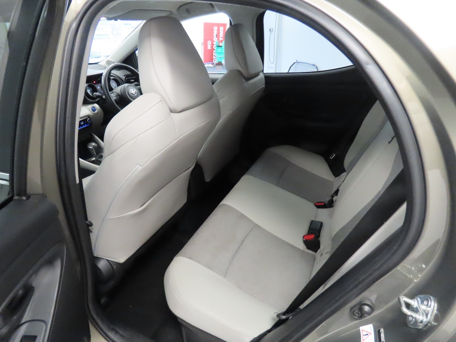 Used Toyota Yaris 2023 for sale - 77353806: Photo 35