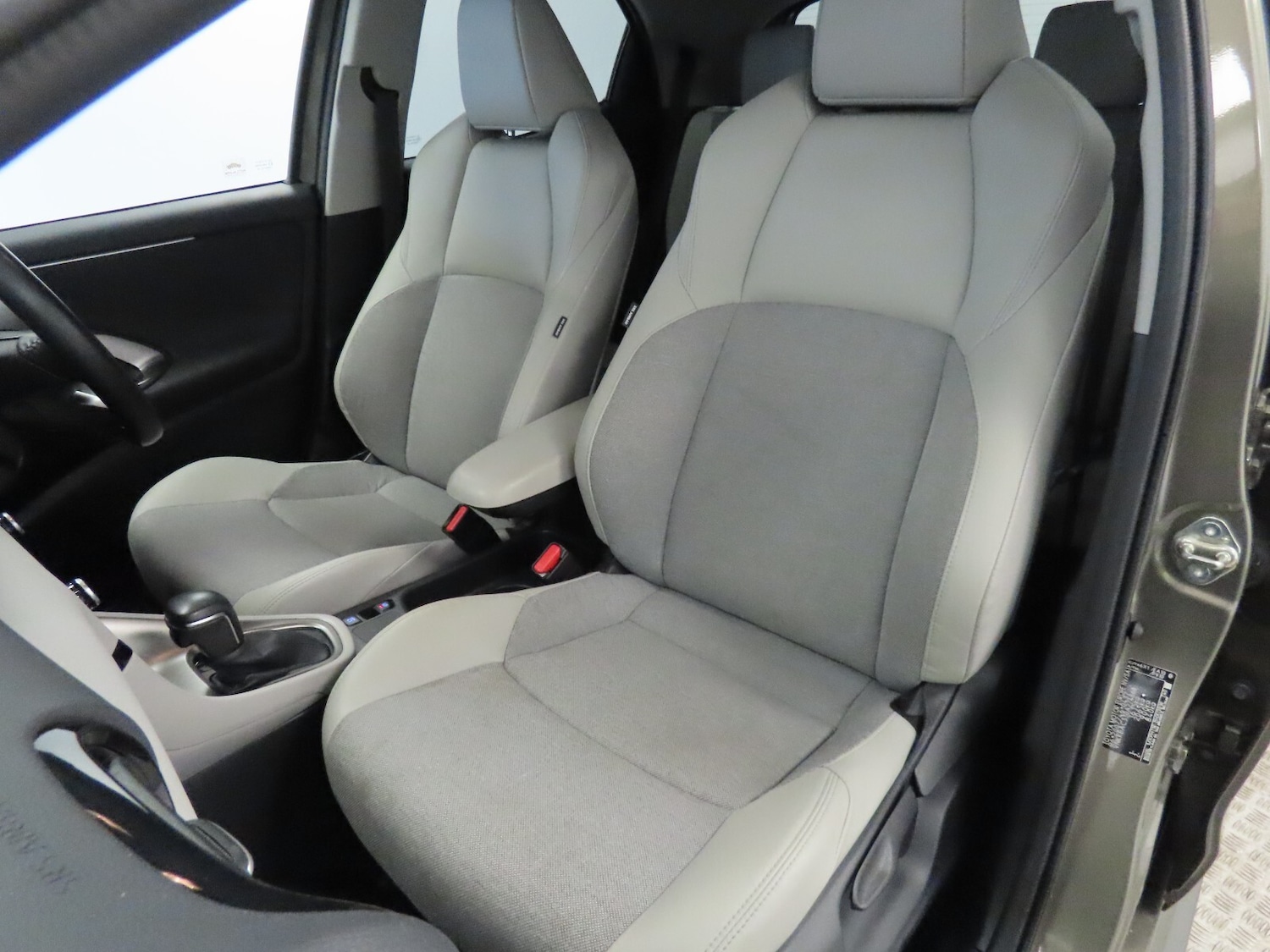 Used Toyota Yaris 2023 for sale - 77353806: Photo 38