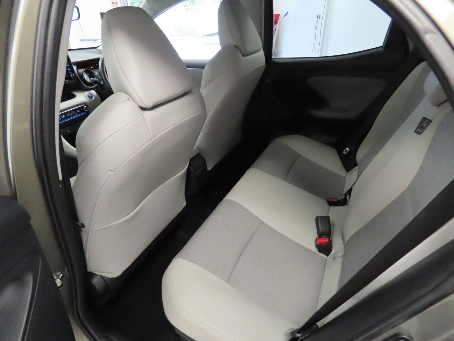 Used Toyota Yaris 2022 for sale - 76276593: Photo 34