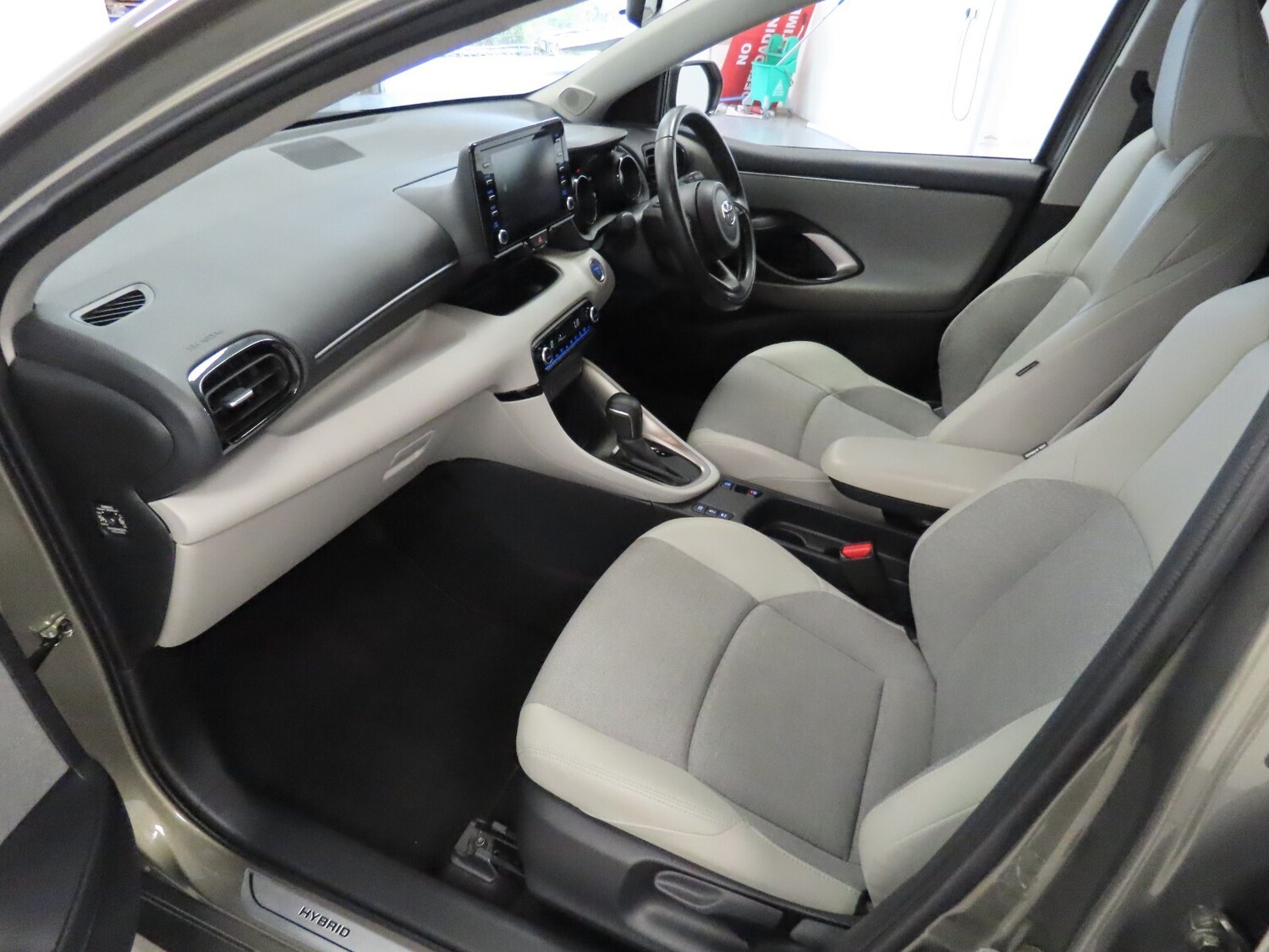 Used Toyota Yaris 2022 for sale - 76276593: Photo 36