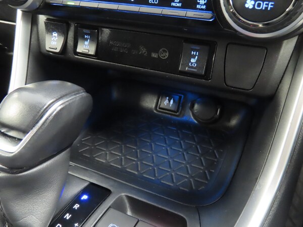 Used Toyota RAV4 2020 for sale - 76276571: Photo 26