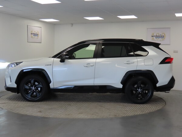 Used Toyota RAV4 2020 for sale - 76276571: Photo 4