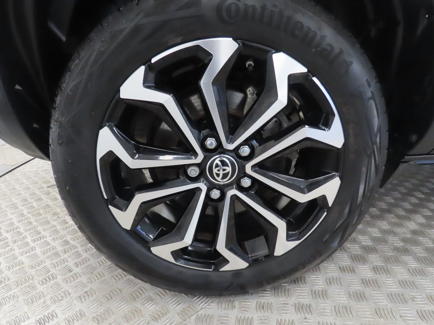 Used Toyota Yaris Cross 2024 for sale - 76984102: Photo 11