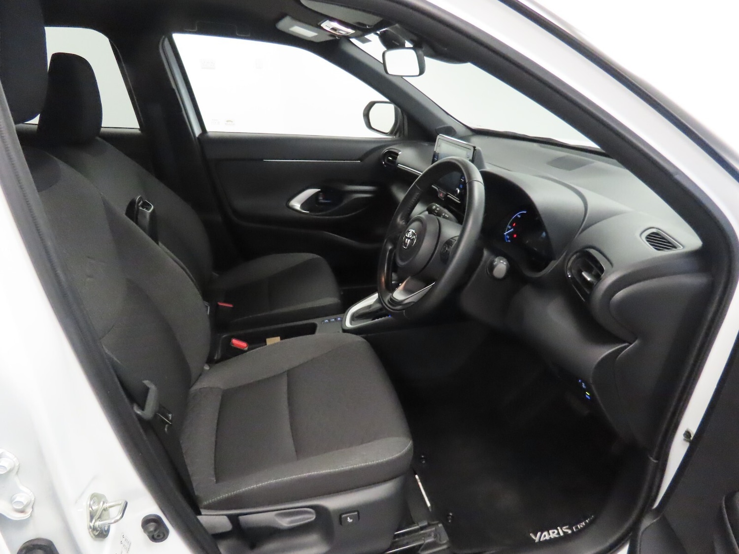 Used Toyota Yaris Cross 2024 for sale - 76984102: Photo 15