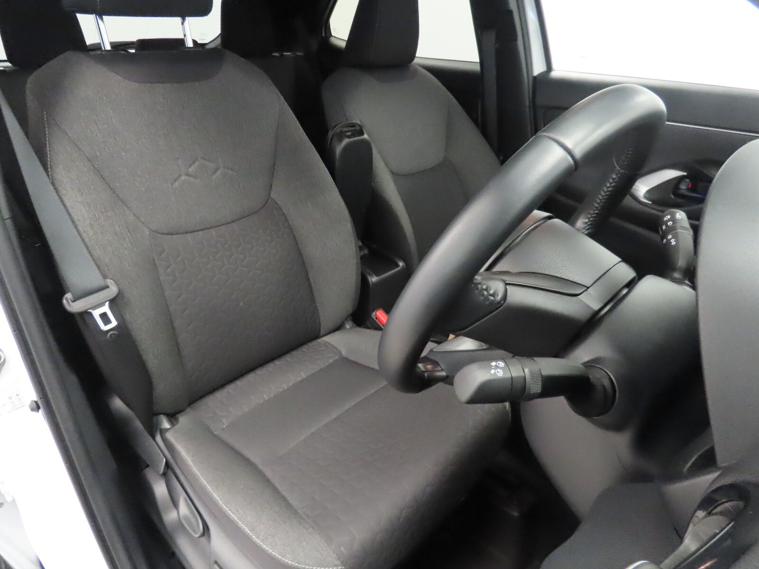 Used Toyota Yaris Cross 2024 for sale - 76984102: Photo 16