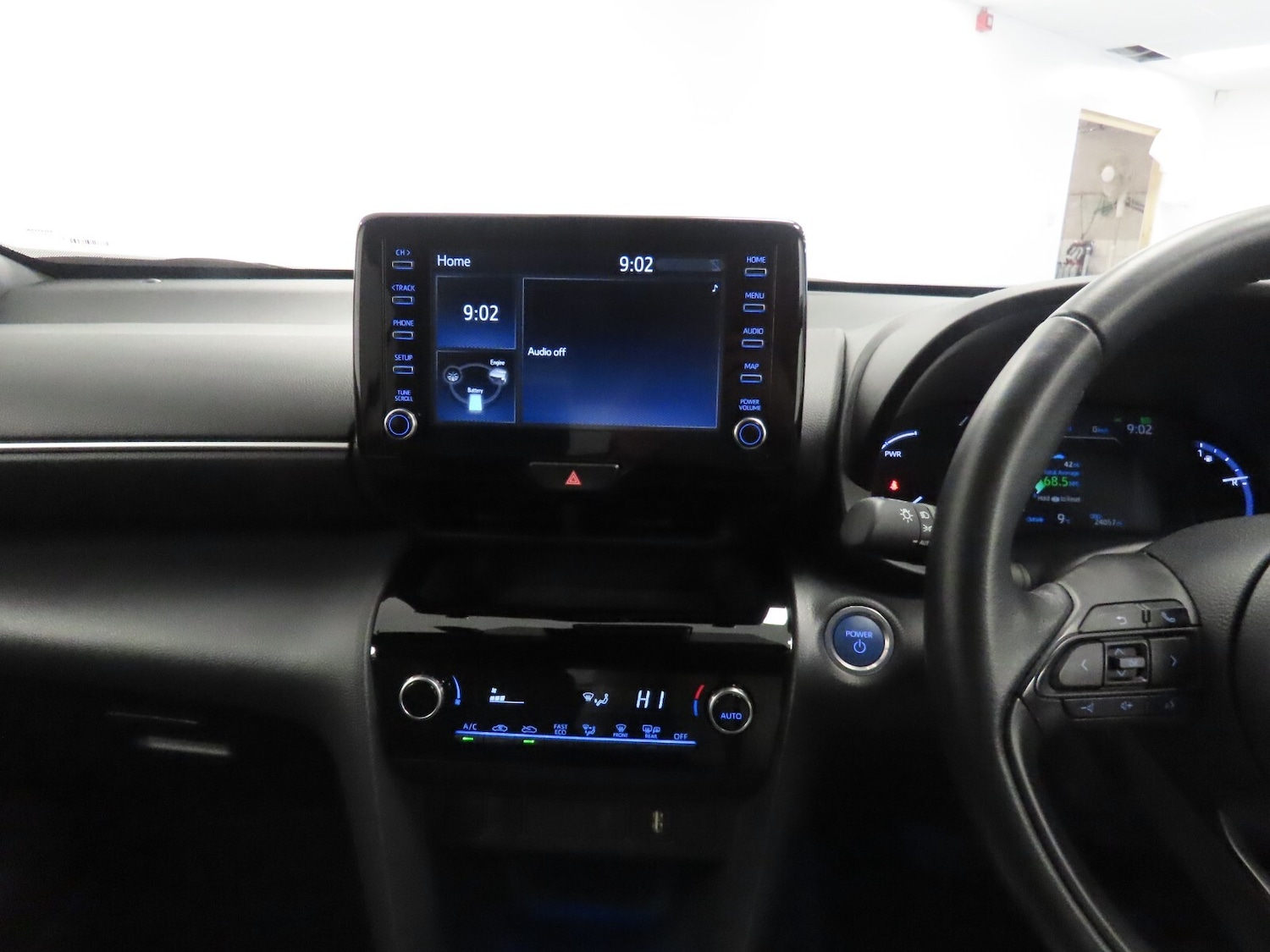 Used Toyota Yaris Cross 2024 for sale - 76984102: Photo 24