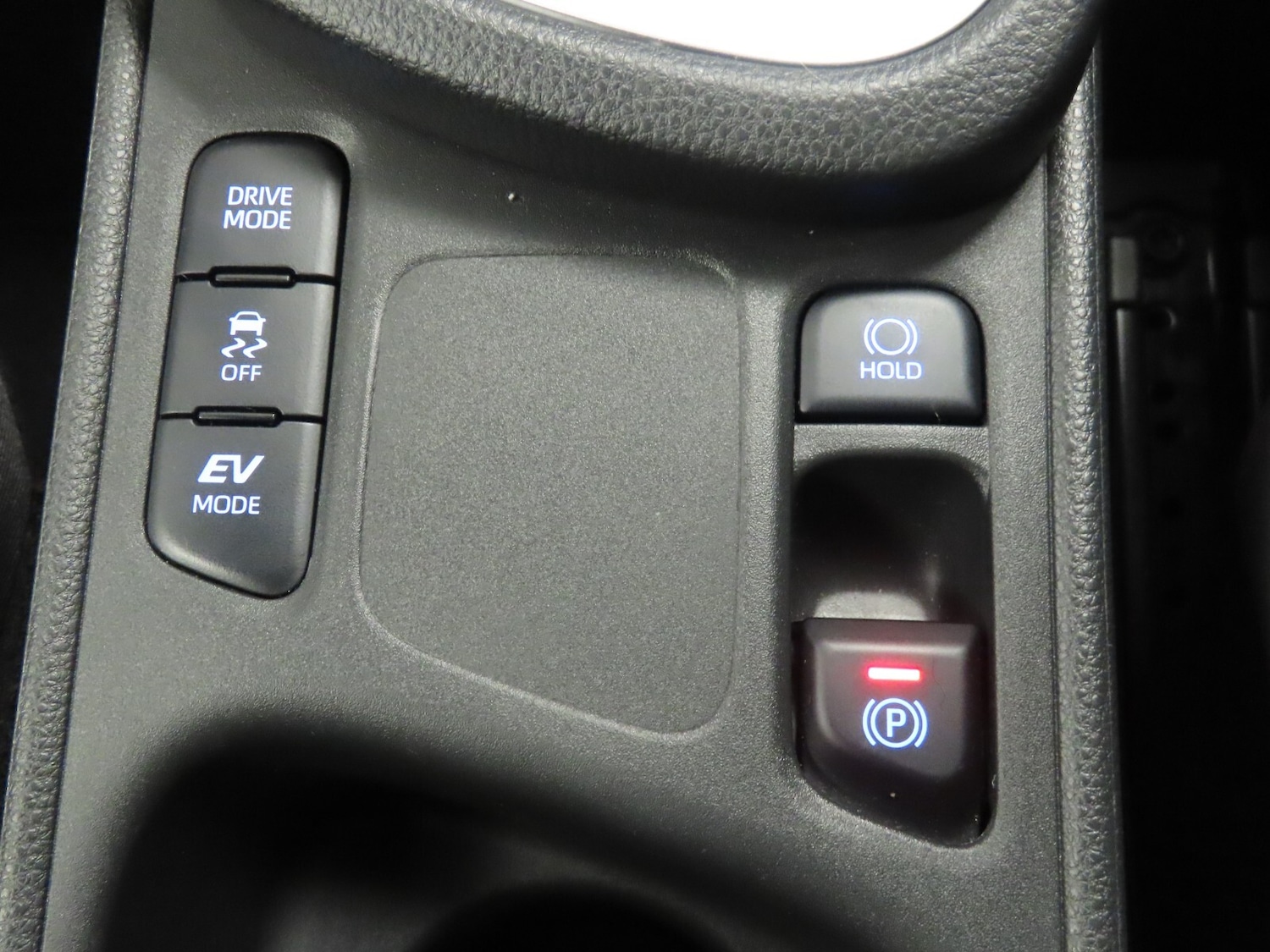 Used Toyota Yaris Cross 2024 for sale - 76984102: Photo 27