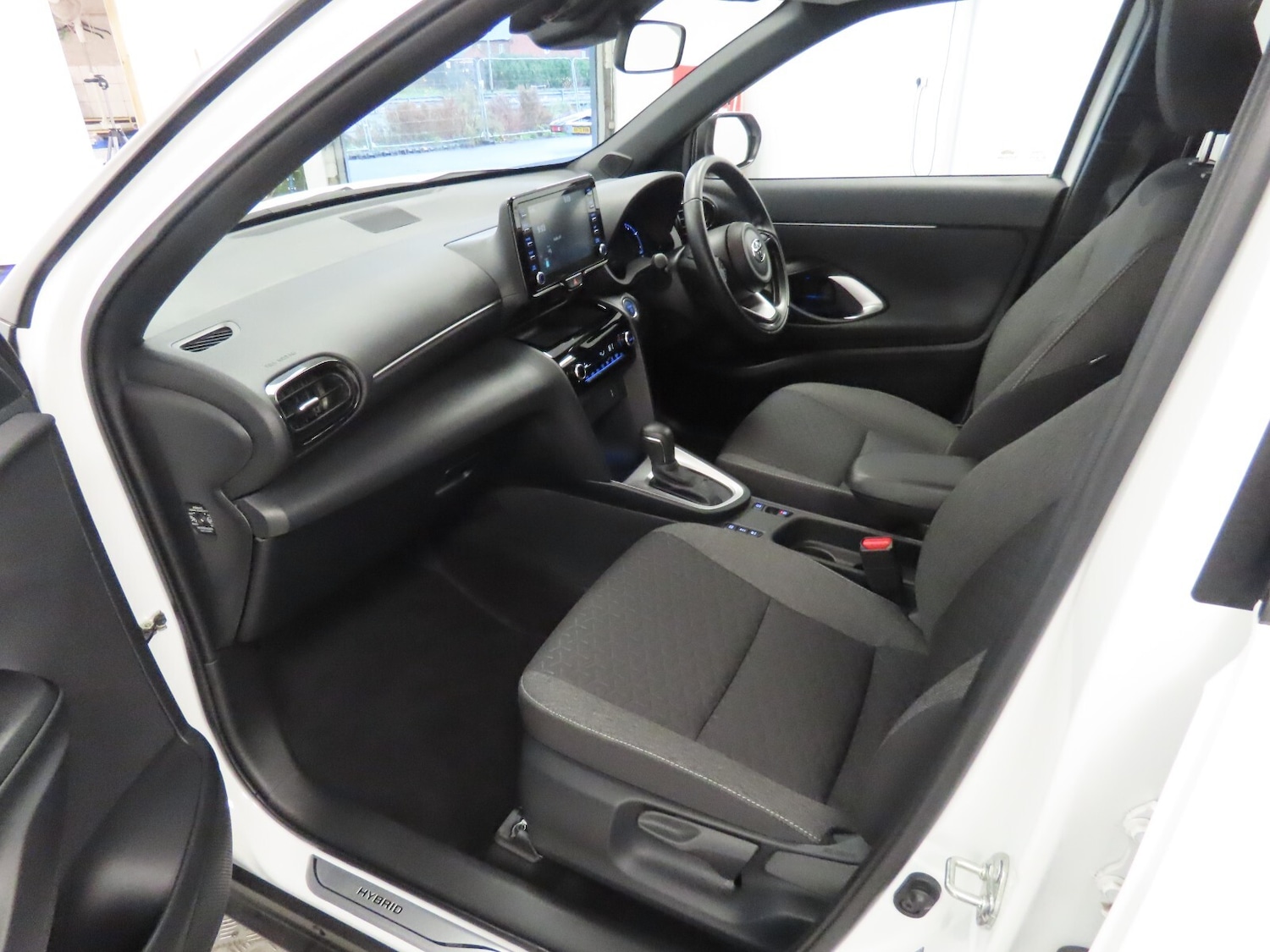 Used Toyota Yaris Cross 2024 for sale - 76984102: Photo 37