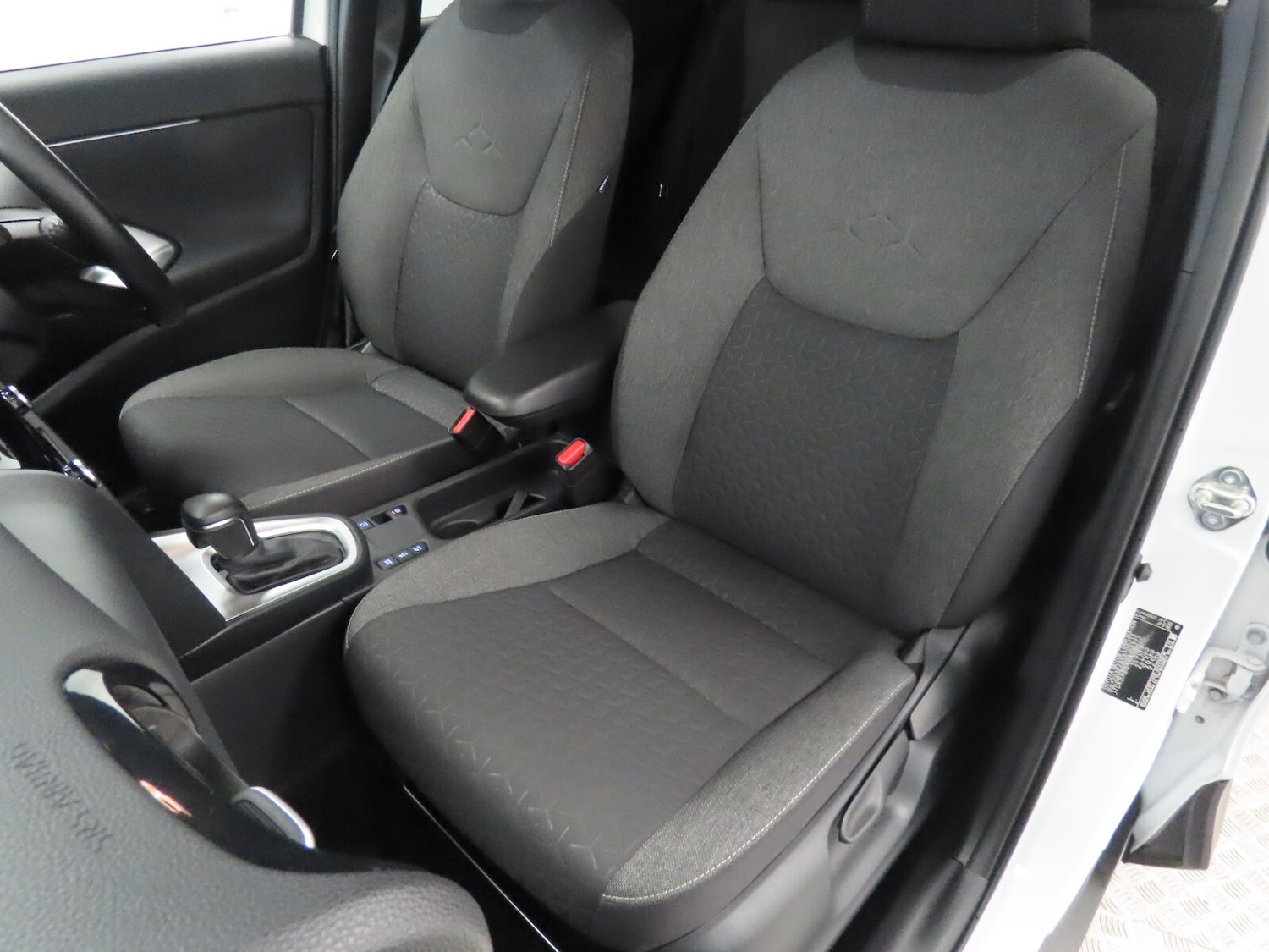 Used Toyota Yaris Cross 2024 for sale - 76984102: Photo 38