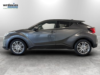 Used Toyota C-HR 2023 for sale - 78838090: Photo