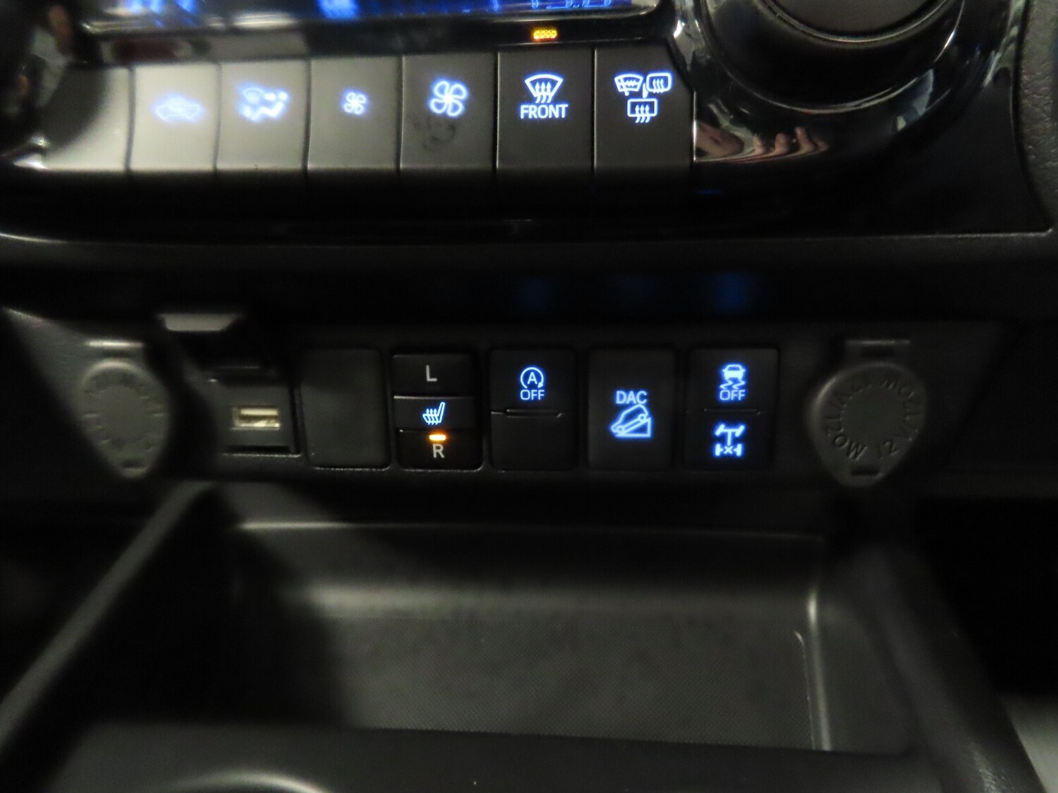 Used Toyota Hilux 2025 for sale - 77178096: Photo 24