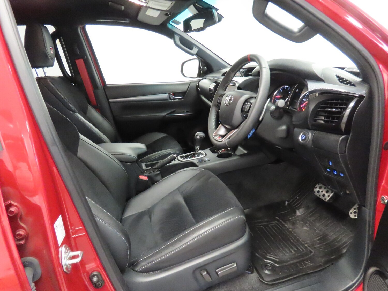 Used Toyota Hilux 2025 for sale - 77178096: Photo 38