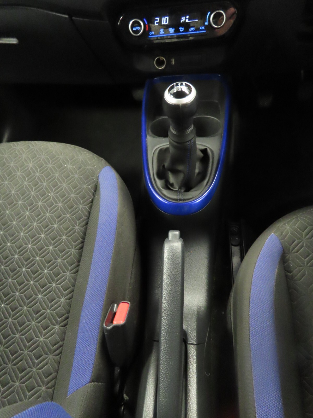 Used Toyota Aygo X 2023 for sale - 76390195: Photo 25