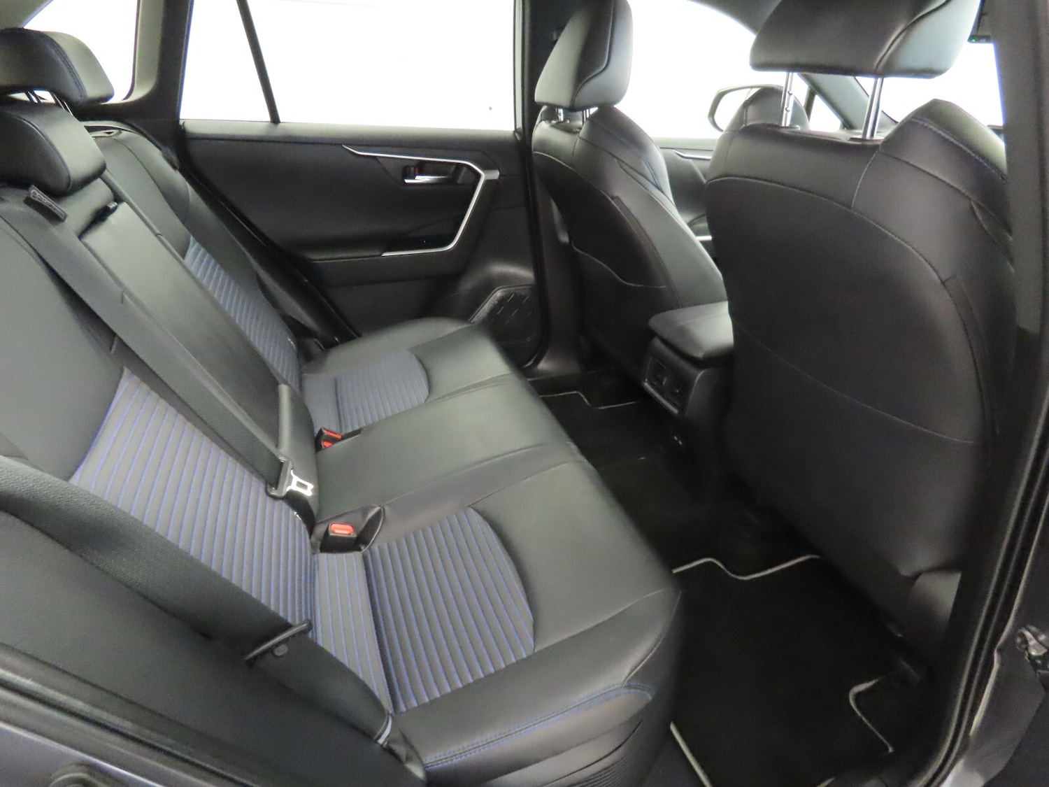 Used Toyota RAV4 2022 for sale - 76404687: Photo 34