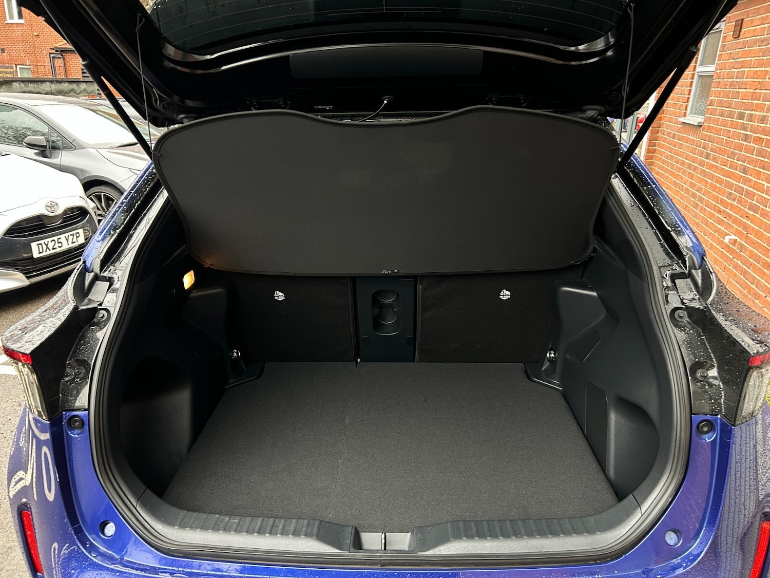 Used Toyota Yaris Cross 2023 for sale - 76602996: Photo 12