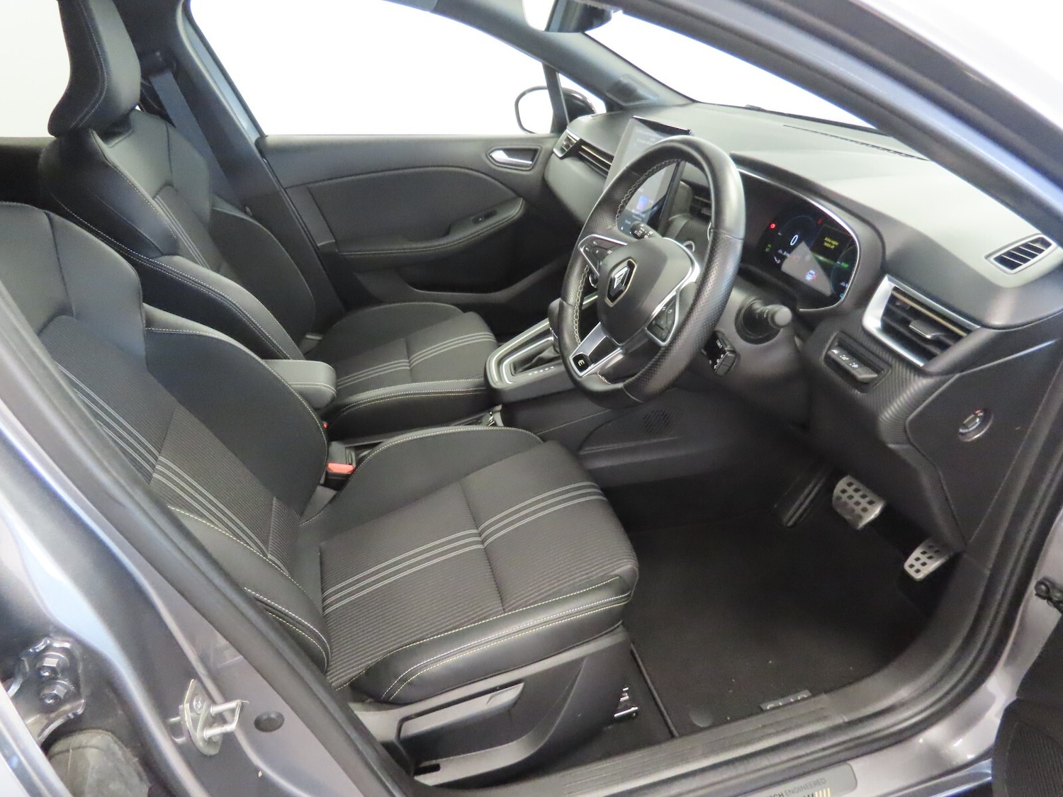 Used Renault Clio 2023 for sale - 77762775: Photo 15