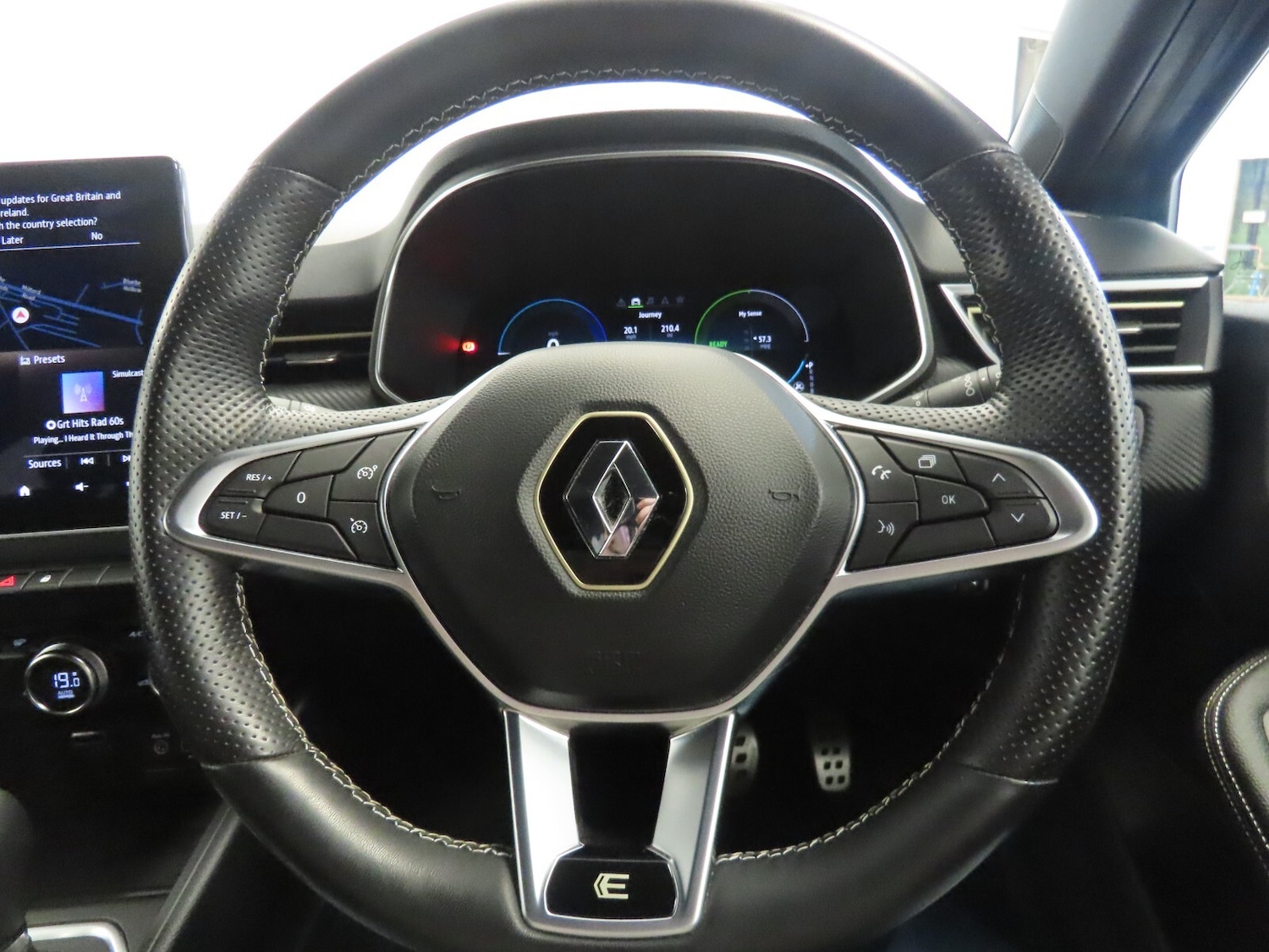 Used Renault Clio 2023 for sale - 77762775: Photo 18