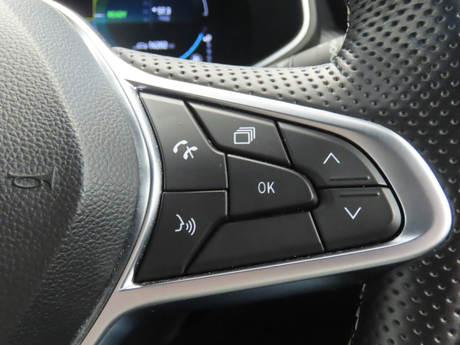 Used Renault Clio 2023 for sale - 77762775: Photo 19