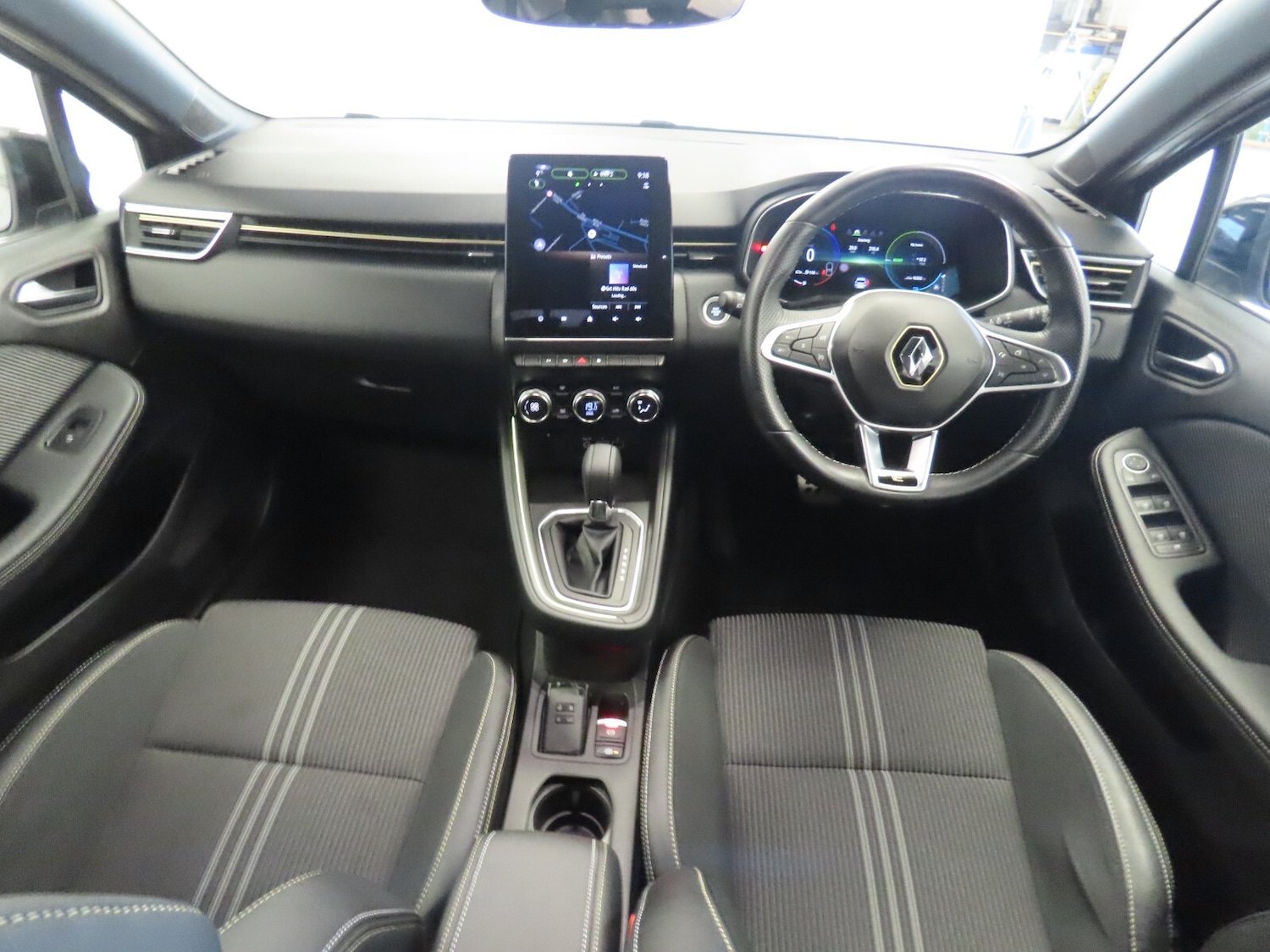 Used Renault Clio 2023 for sale - 77762775: Photo 29