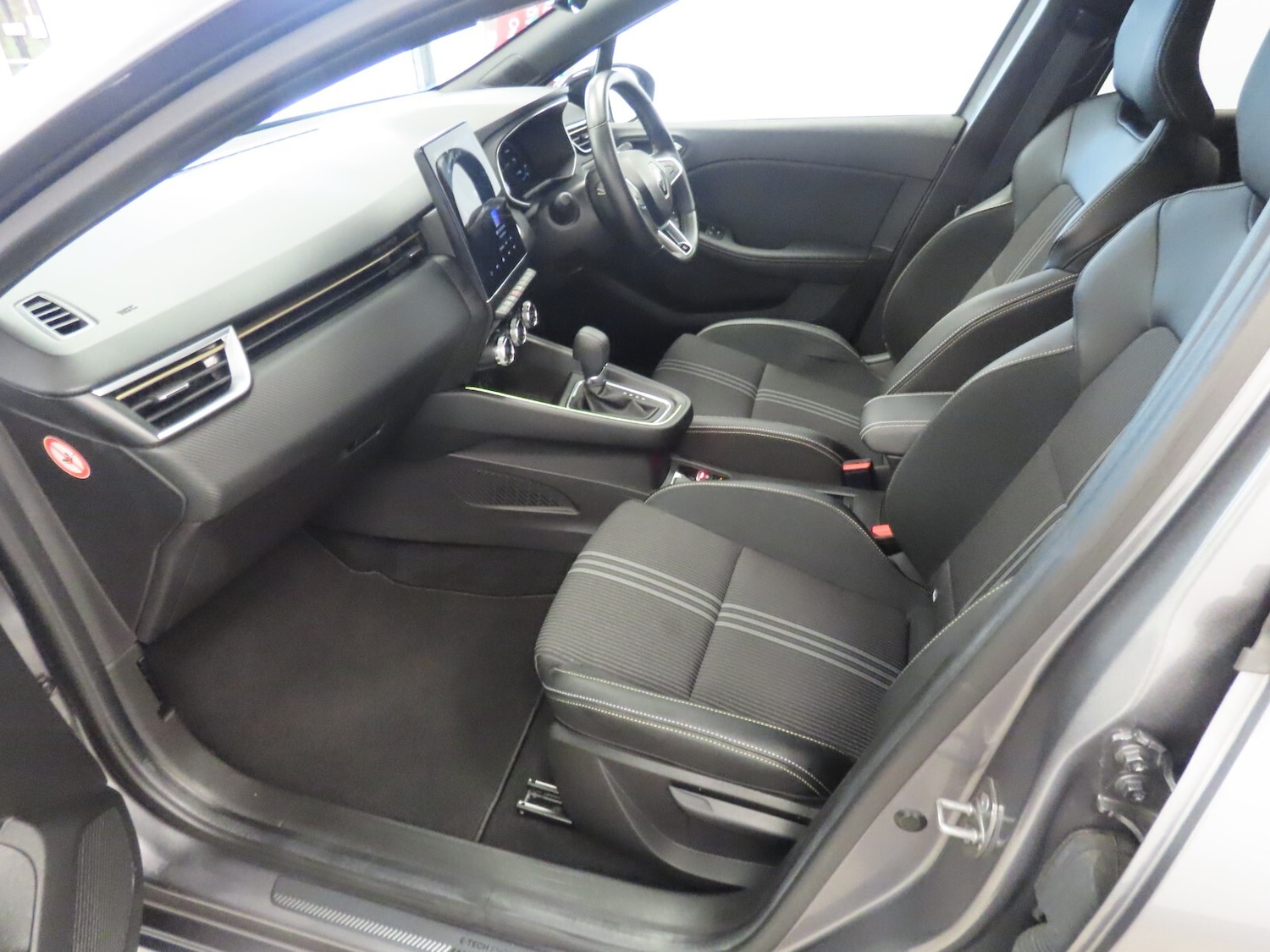 Used Renault Clio 2023 for sale - 77762775: Photo 36