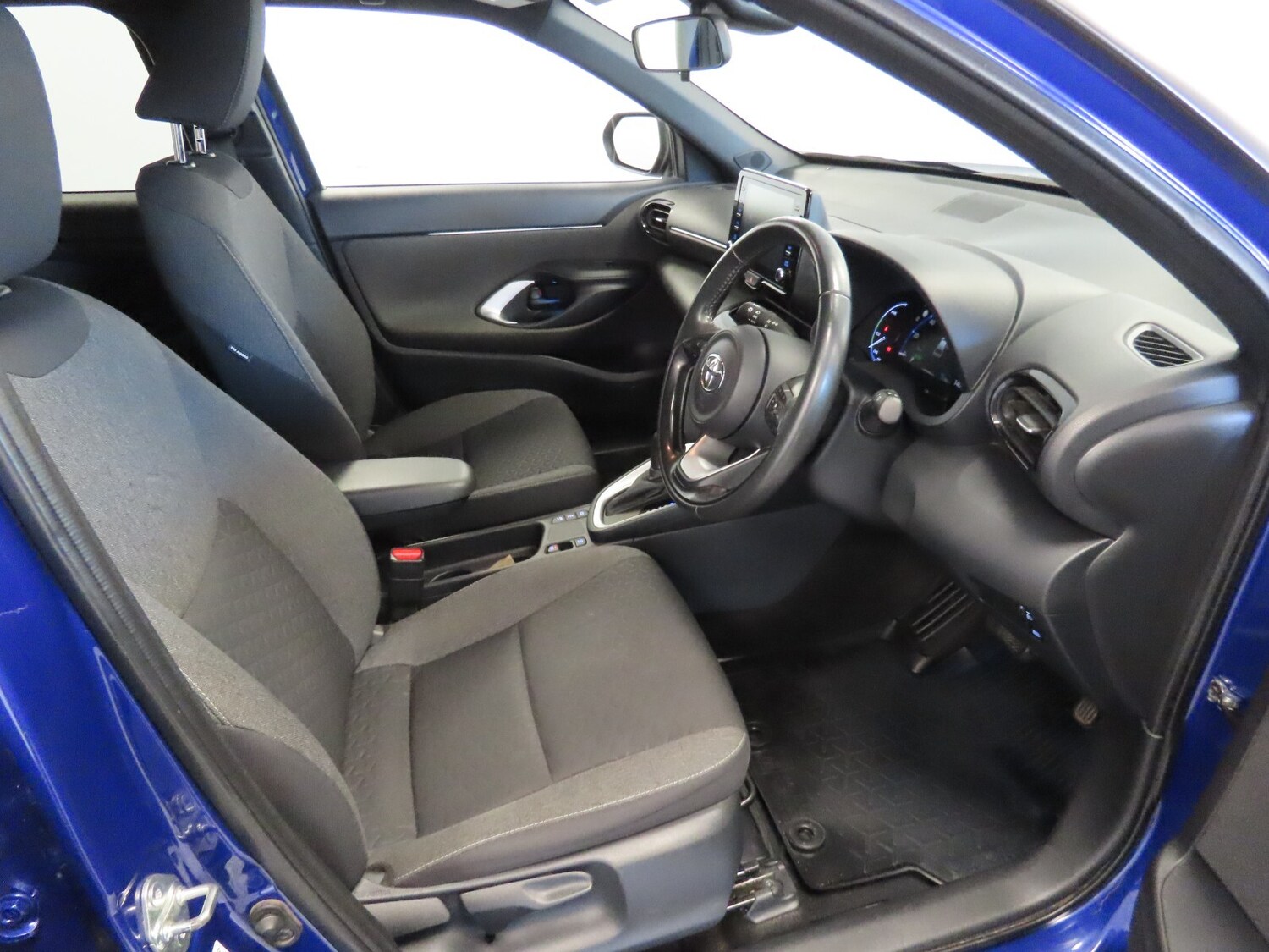 Used Toyota Yaris Cross 2022 for sale - 76276602: Photo 15