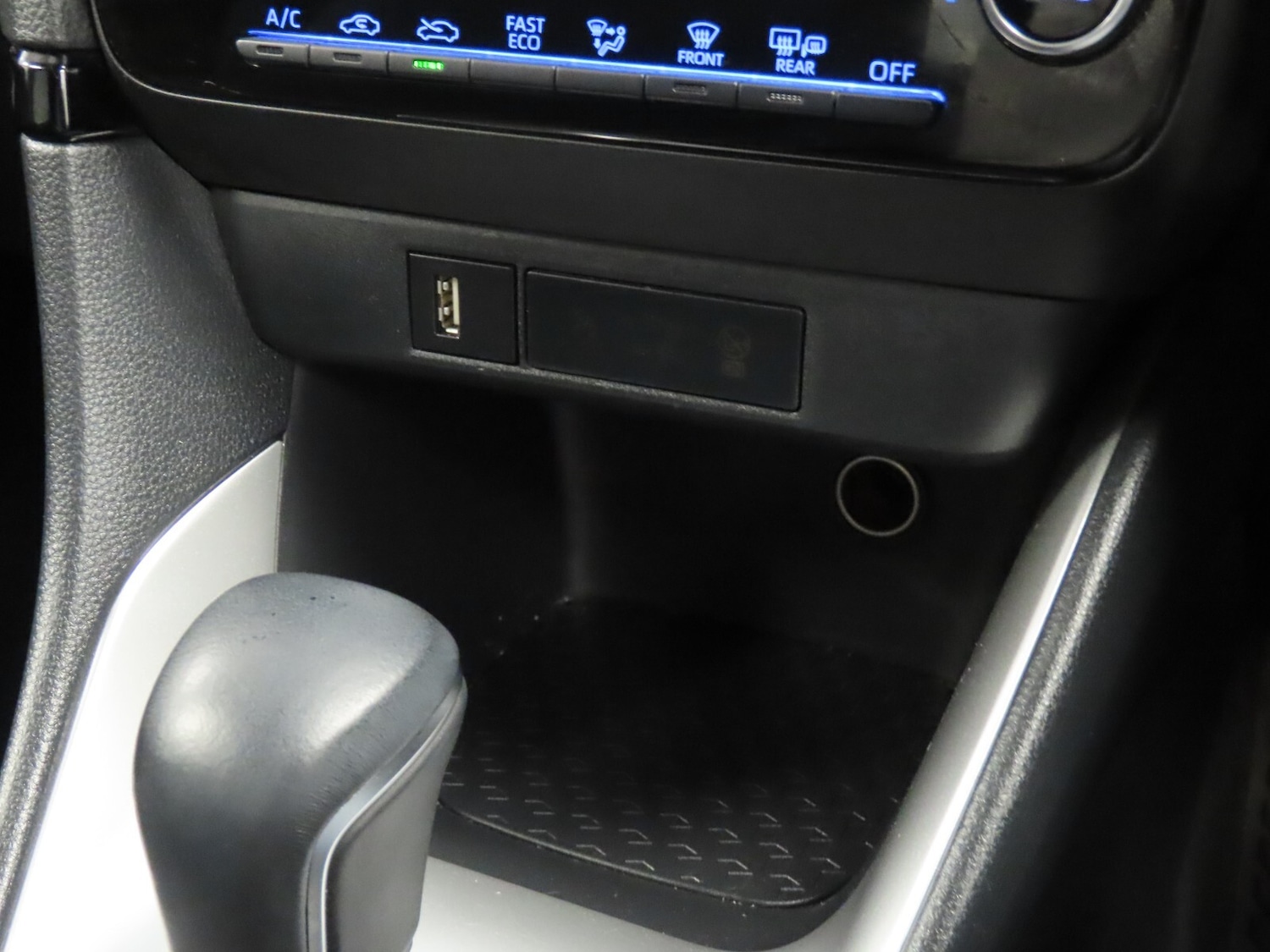 Used Toyota Yaris 2023 for sale - 76321971: Photo 24