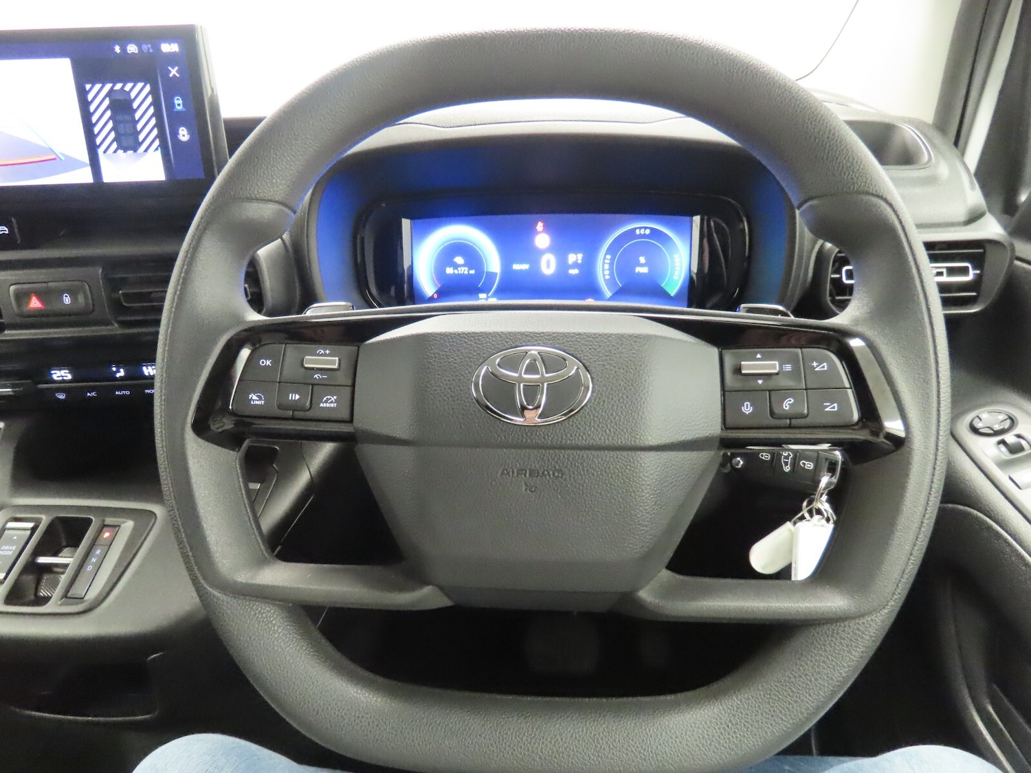 Used Toyota ProAce 2024 for sale - 76647869: Photo 18