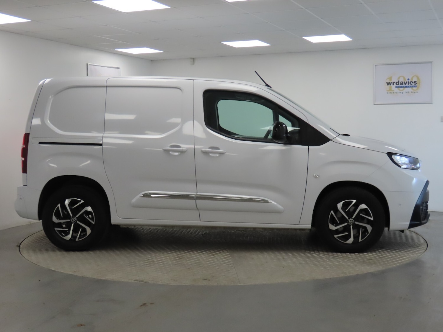 Used Toyota ProAce 2024 for sale - 76647869: Photo 8
