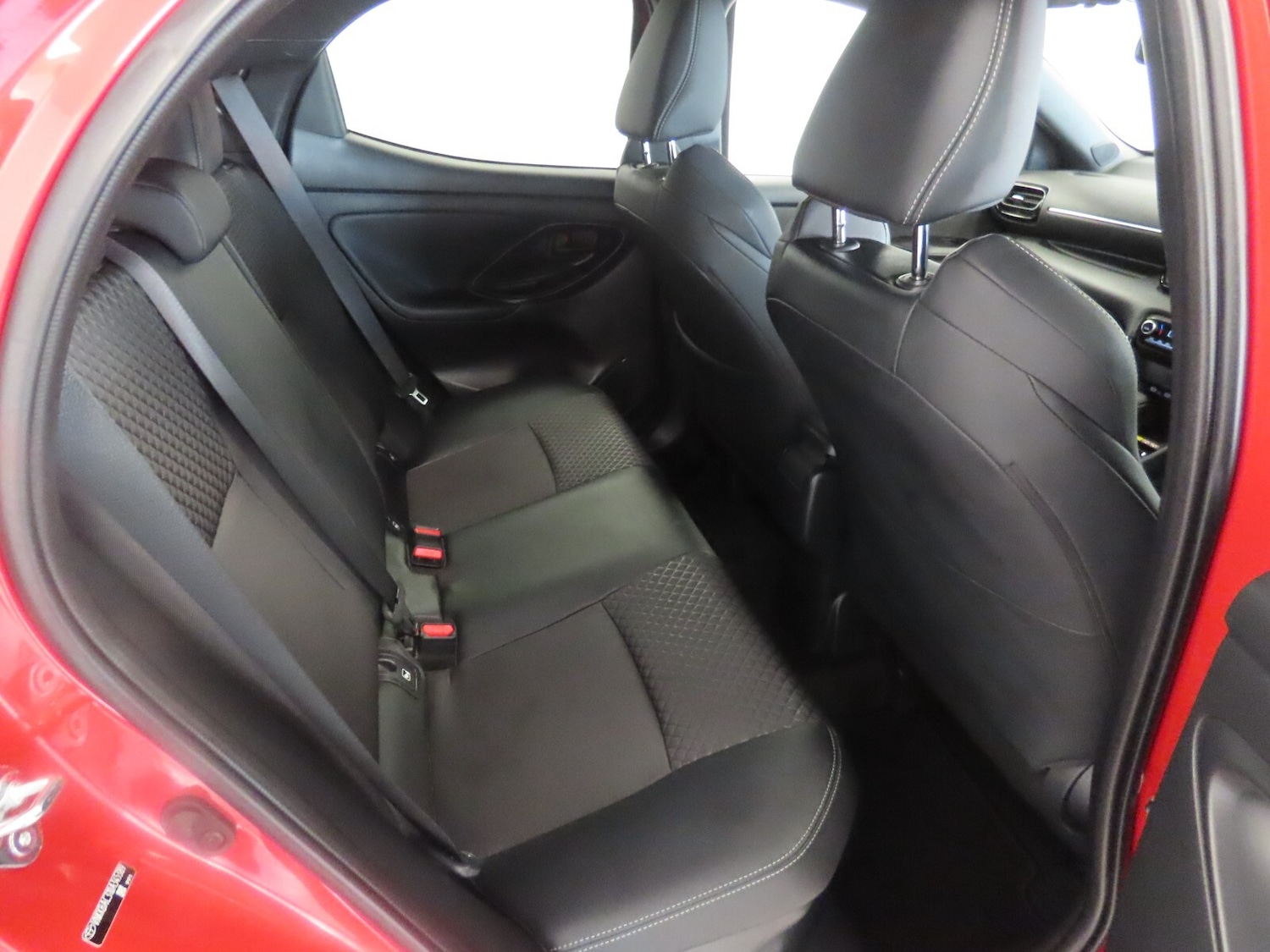 Used Toyota Yaris 2024 for sale - 76452095: Photo 31